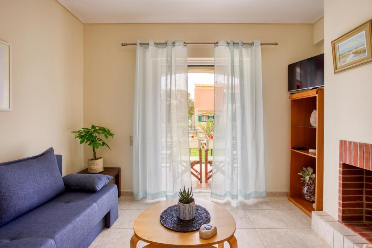 Dimeli Junior Apartment At The Beach Barbati Exterior photo
